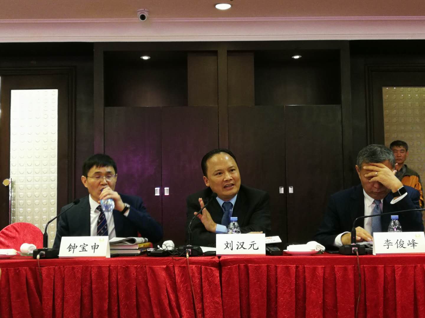 5d17ad9c19a51799728aafd7f210cd1c