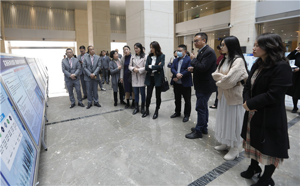 8e51502f251ac95eb0969f68dfdad2fe