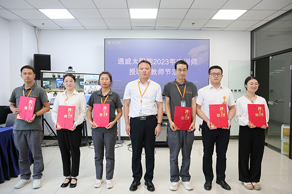 ef008e9ea6926f1cfe326a5f05cf47f9