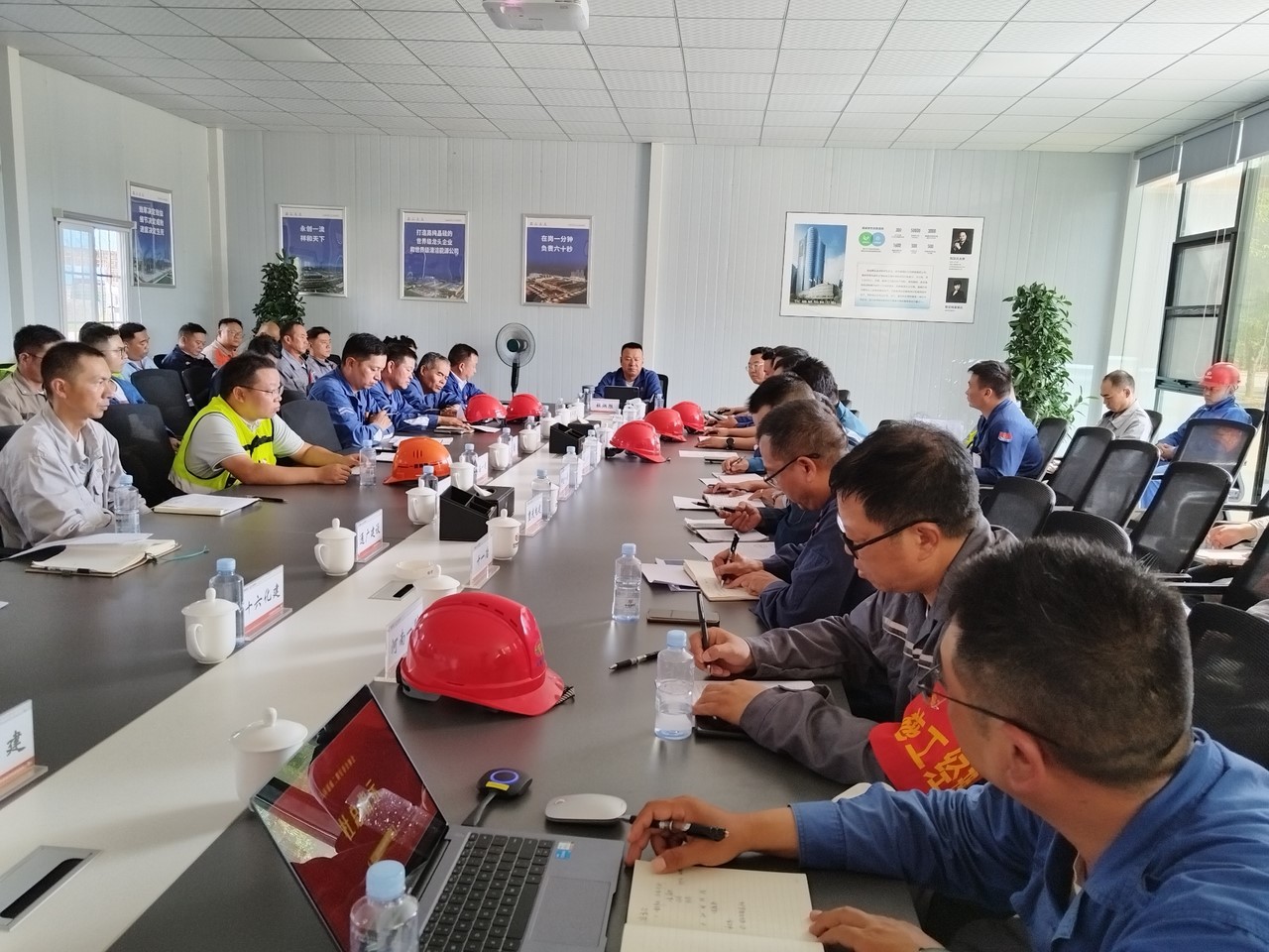 3dc806f1354a3d3b38557cfcfed95b15