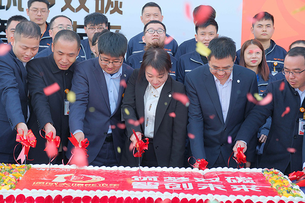 b60ab932ba9a864a17e12d4c5a3bb653