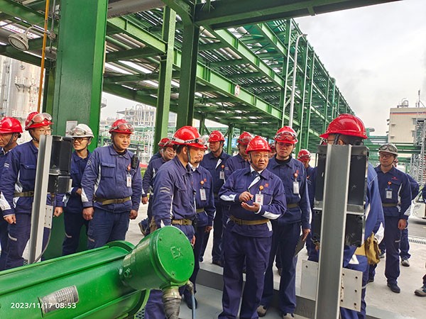 59b8a51705f04963361962d72e0f23a3