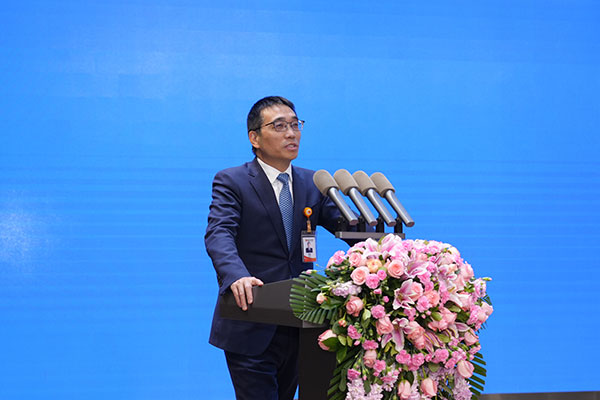 5beb2b50ae3b4f804f4d0ca5b6f94594