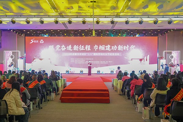 c616d3d18e34498a2a36430277bb5ec1