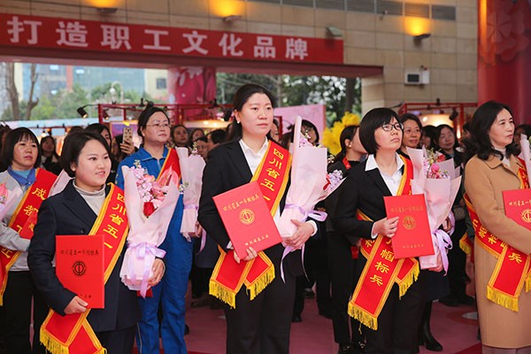 d80e4fdb67c42cc215b2c8ada7699563