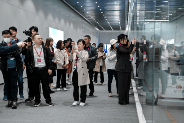 f300ea6e93994b1c3e882c110532e12c