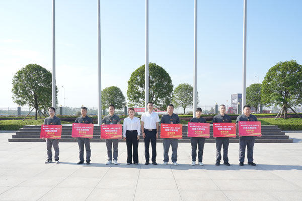 edce093eedf91aff33cc6c9366ab3721