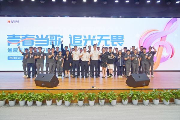 27e3dfe0477aa59570fb8a0a322eb4af