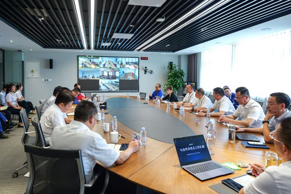 c2c366a02d21fbf35cc32da370d4e4e7