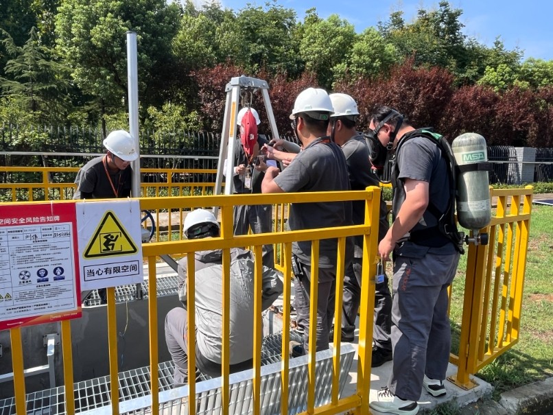 70b10558147d70f09ed656a6e2c9daa5