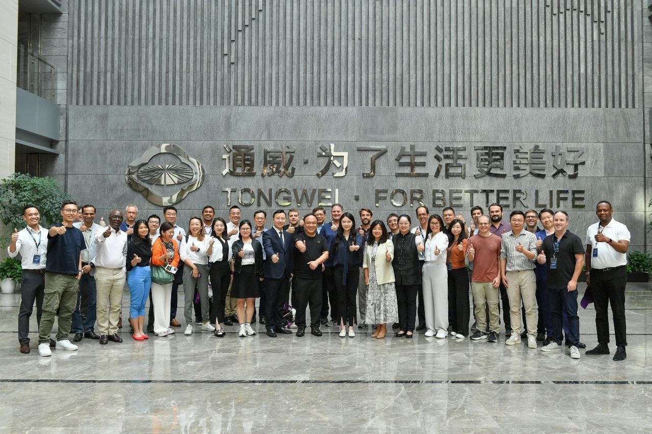 b76b701d6f5b144fe502e80db7001143