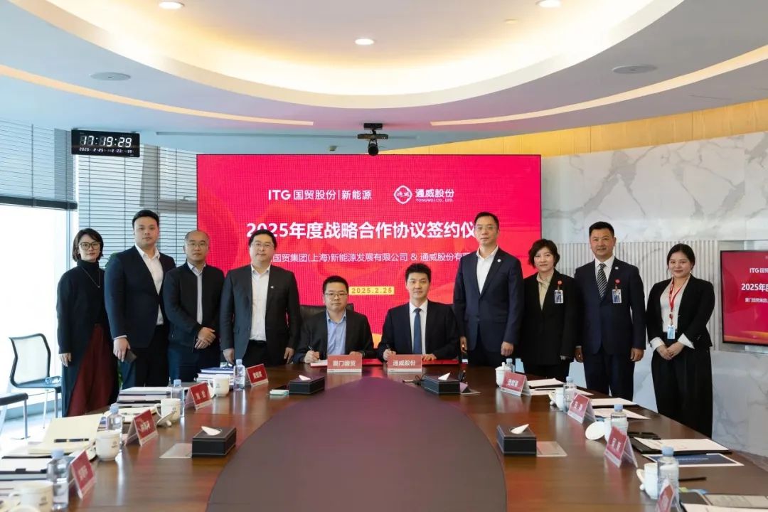 ee74a5fbad55a881077383dd33a5a3f7