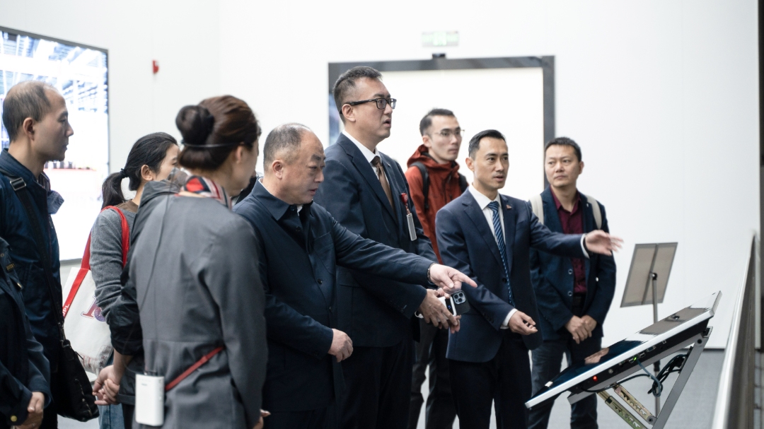 355e9b8af07e300642dda23697d81fb0