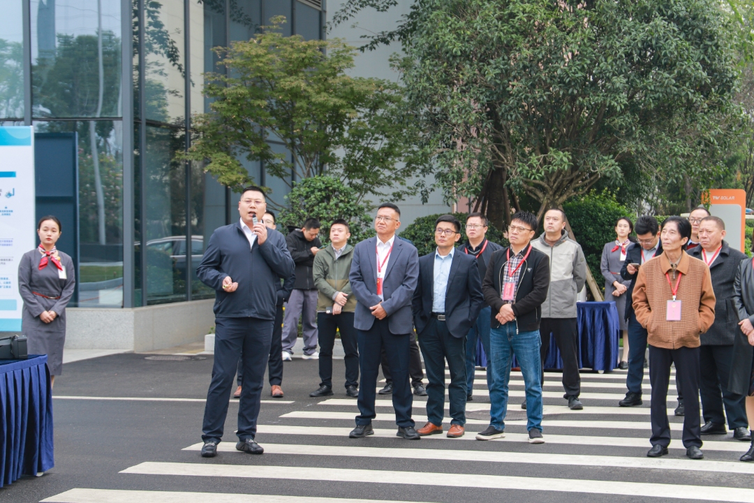 f4111af669173d9b6d6a25543a1f0a8e