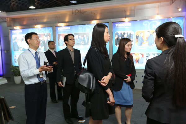 温署长一行旅行集团声誉室